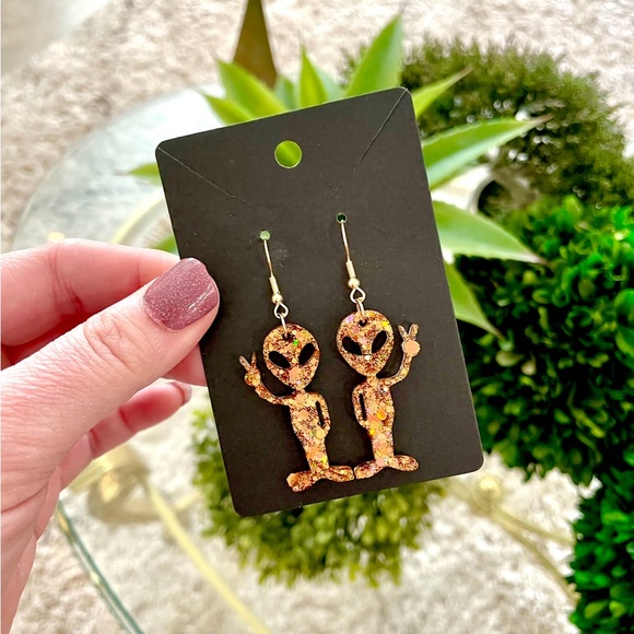 Alien Acrylic Earrings - Picture 7 of 9